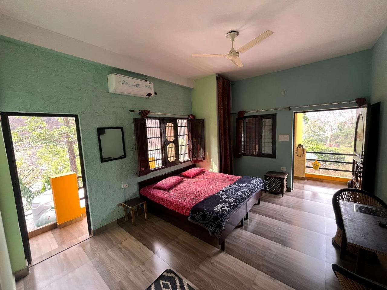 Utsav riverbank homestay Haldwāni Eksteriør billede